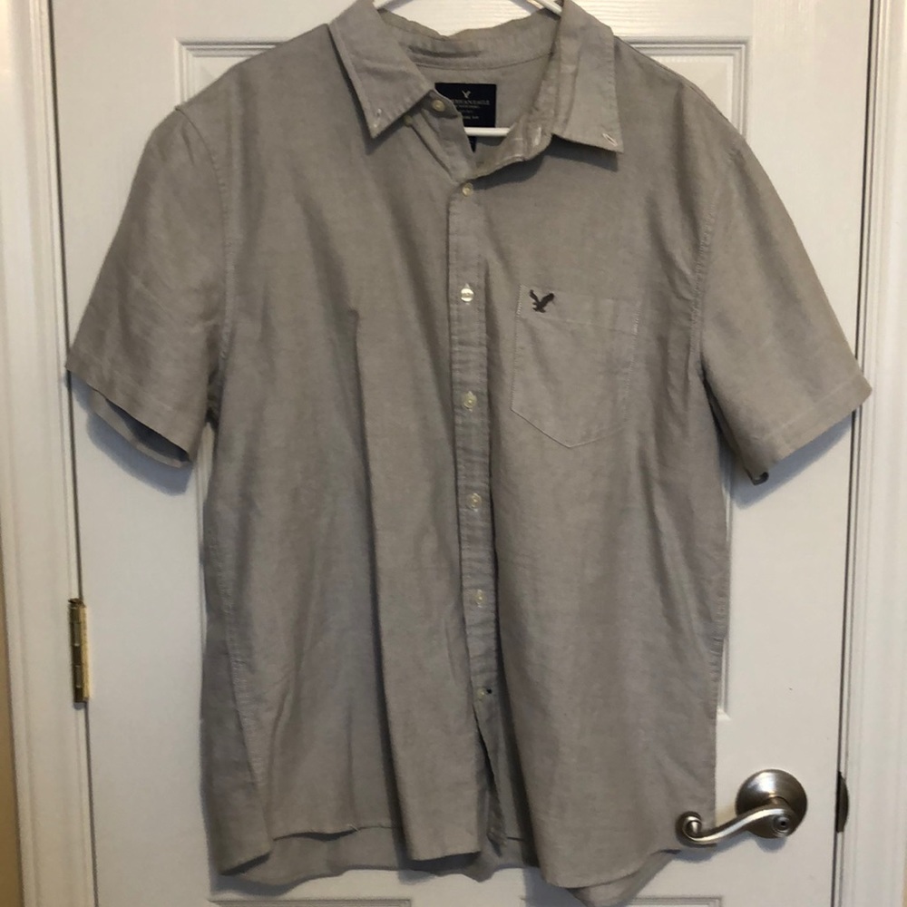 2 Men’s American eagle collared shirts